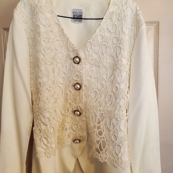 R&M Richards Tops - Vintage Ivory Lace Front Blouse Size 6